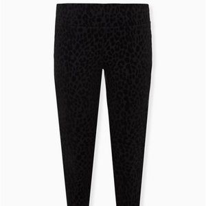 Torrid animal print black velvet pixie pants 1 14 16